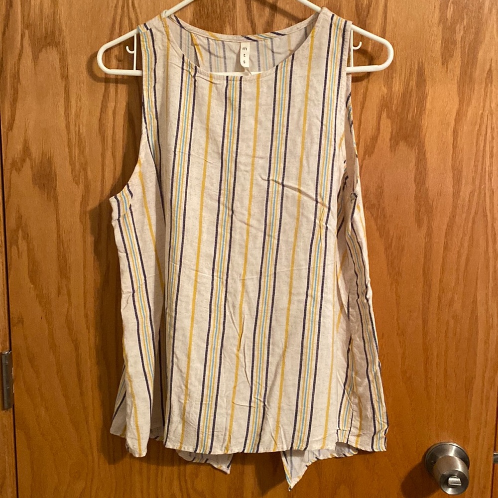 Sleeveless mts top
